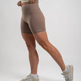 Pump Mid Shorts